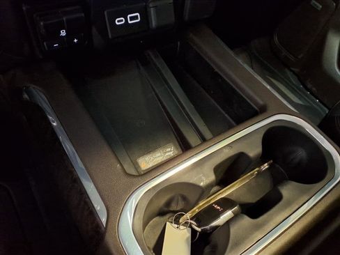 Used 2022 GMC Sierra 2500 Denali w/ Denali Ultimate Package image 22