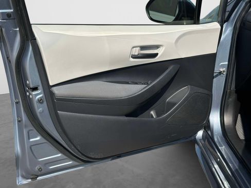 Used 2022 Toyota Corolla LE FWD image 16