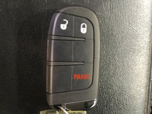 Used 2019 Jeep Compass Limited AWD/4WD image 32