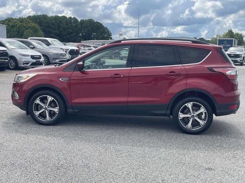 Used 2017 Ford Escape SE w/ Equipment Group 201A FWD image 7