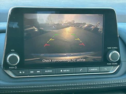 Used 2022 Nissan Rogue SV image 22