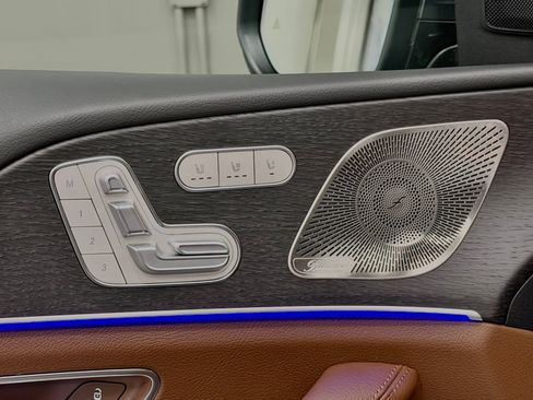 Used 2025 Mercedes-Benz GLS 450 4MATIC image 21