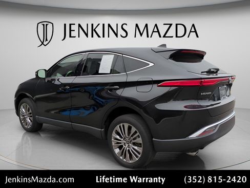 Used 2022 Toyota Venza Limited w/ Advanced Technology Package image 5