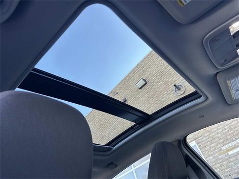 Used 2024 Chevrolet Malibu LT image 28