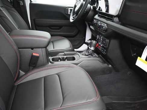 New 2026 Jeep Wrangler Unlimited Rubicon image 17