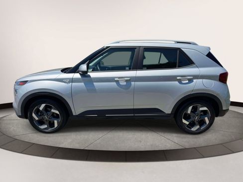 Used 2021 Hyundai Venue SEL FWD image 5