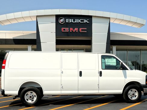 New 2025 GMC Savana 3500 Extended w/ Driver Convenience Package image 9