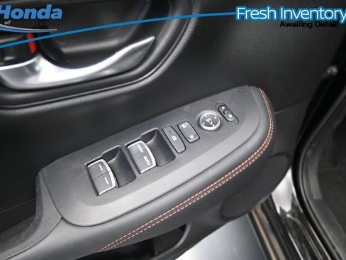 Used 2024 Honda HR-V Sport image 16