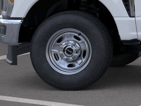 New 2026 Ford F250 XL w/ XL Chrome Package AWD/4WD image 19