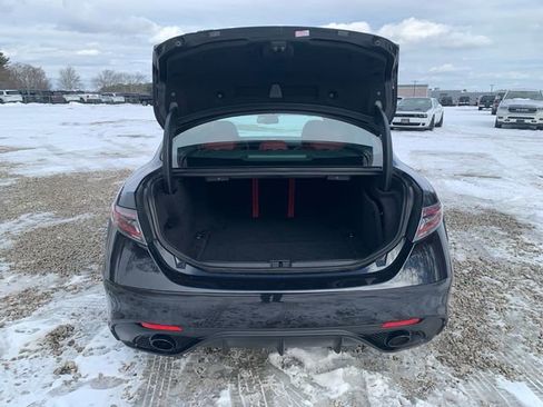 Used 2024 Alfa Romeo Giulia Veloce image 13