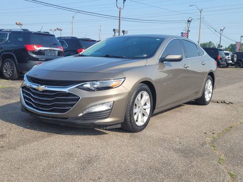 Used 2020 Chevrolet Malibu LT image 2