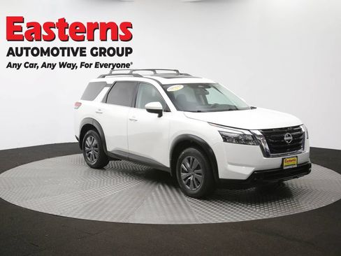 Used 2024 Nissan Pathfinder SV w/ SV Premium Package AWD/4WD image 54