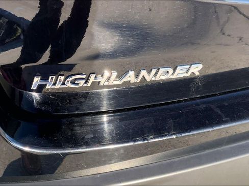 Used 2019 Toyota Highlander XLE image 27