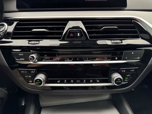 Used 2019 BMW 530i w/ M Sport Package RWD image 22