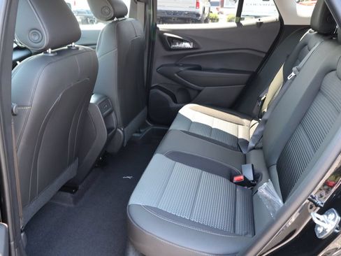 New 2026 Chevrolet Trax LT w/ LT Convenience Package FWD image 19