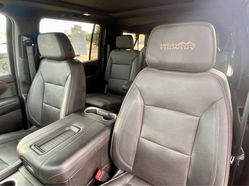 Used 2021 Chevrolet Suburban High Country image 30