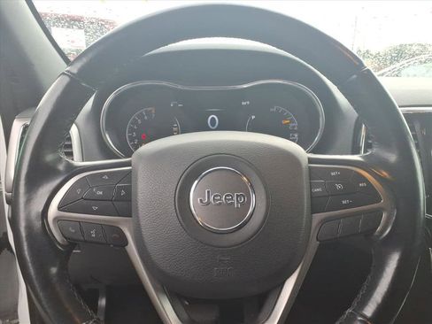 Used 2022 Jeep Grand Cherokee Laredo E image 29