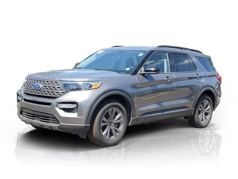 Certified 2023 Ford Explorer XLT w/ Equipment Group 202A AWD/4WD image 2