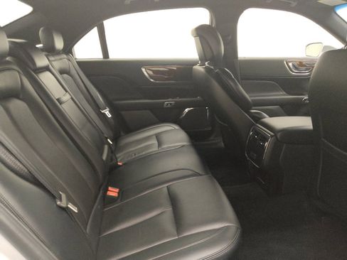 Used 2017 Lincoln Continental Select w/ Climate Package AWD/4WD image 19