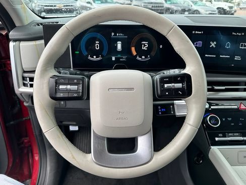Used 2025 Hyundai Santa Fe SEL AWD/4WD image 14