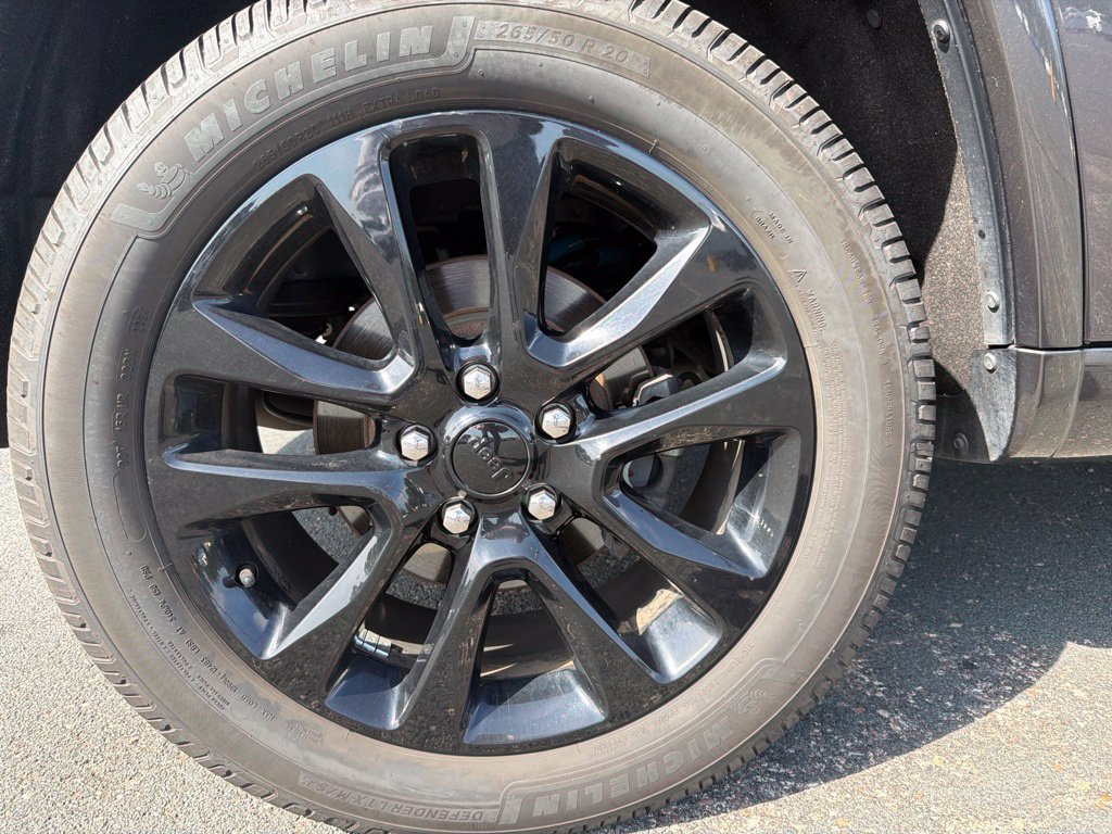 Used 2020 Jeep Grand Cherokee Altitude AWD/4WD image 14