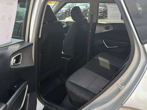 Used 2021 Kia Soul LX FWD image 29