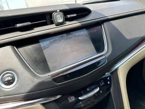 Used 2018 Cadillac XT5 Premium Luxury AWD/4WD image 5