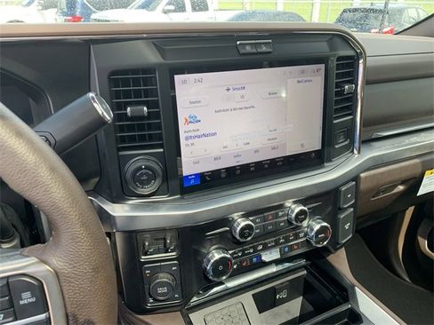 Used 2025 Ford F350 King Ranch w/ FX4 Off-Road Package image 24