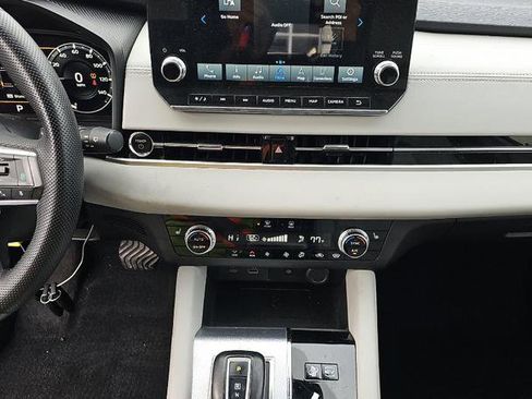 Used 2023 Mitsubishi Outlander SEL image 12