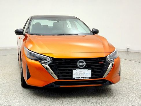 Used 2024 Nissan Sentra SR w/ SR Premium Package image 2