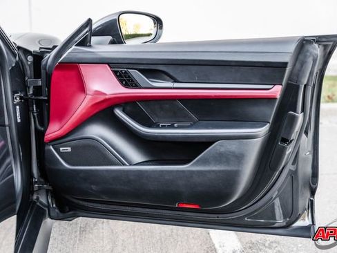 Used 2021 Porsche Taycan 4S w/ Premium Package image 79