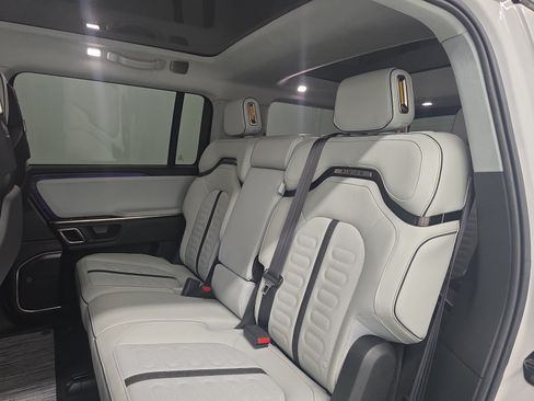 Used 2024 Rivian R1S Adventure AWD/4WD image 21