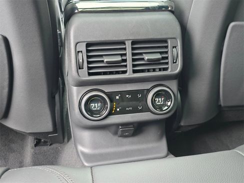 New 2026 Land Rover Range Rover Velar Dynamic SE image 27