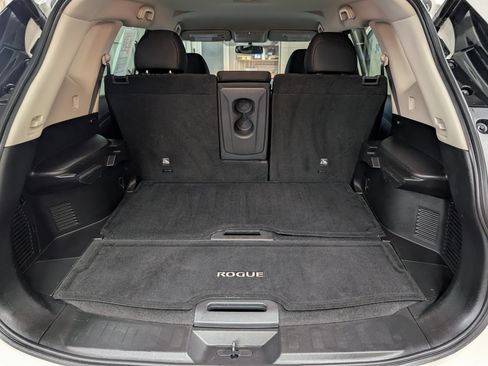 Used 2018 Nissan Rogue SV FWD image 21