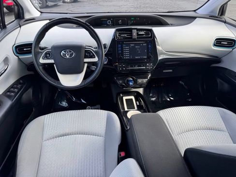Used 2016 Toyota Prius Three w/ Advanced Technology Package FWD image 6