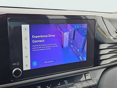 Used 2025 Toyota Camry SE image 16