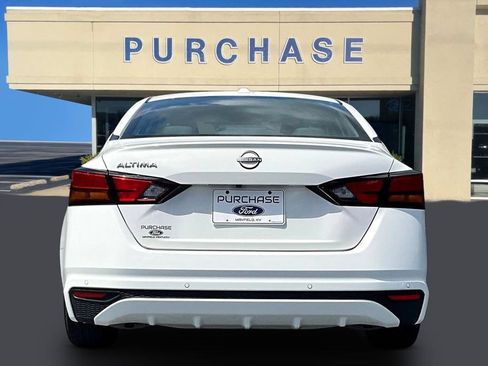 Used 2025 Nissan Altima 2.5 SV FWD image 5