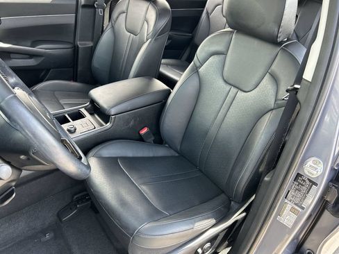 Used 2023 Kia Sorento S FWD image 19