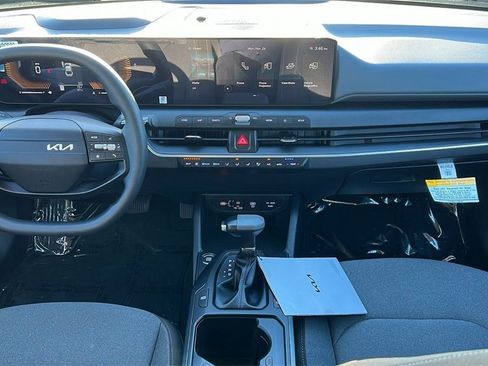 New 2025 Kia K4 LXS image 6