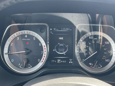 Used 2018 Nissan Titan SV w/ SV Convenience Package AWD/4WD image 20