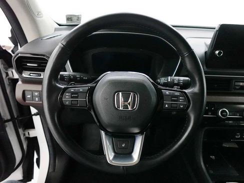 Used 2025 Honda Pilot Elite image 16