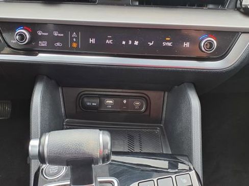 Used 2024 Kia Sportage EX image 26