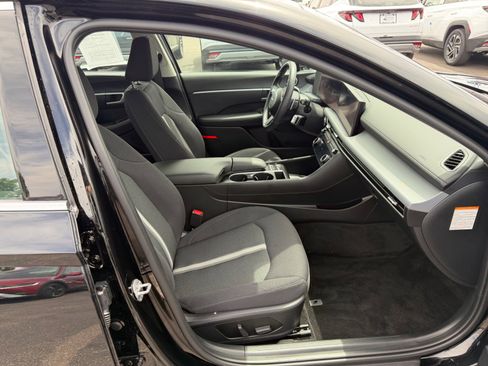 Used 2025 Hyundai Sonata SEL FWD image 19