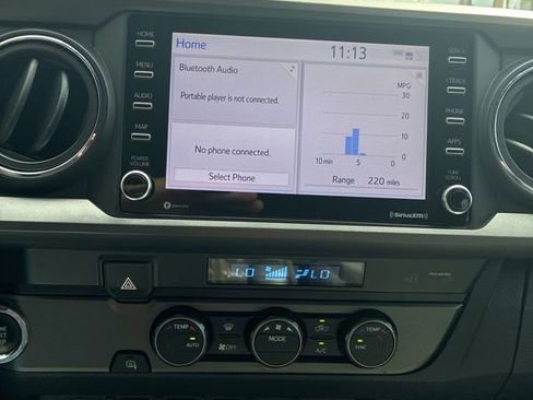 Used 2022 Toyota Tacoma TRD Off-Road w/ Technology Package image 11