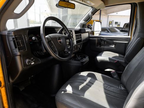 Used 2022 GMC Savana 3500 Extended w/ Power Convenience Package RWD image 2