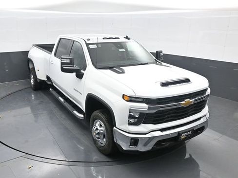 New 2026 Chevrolet Silverado 3500 LT w/ Safety Package AWD/4WD image 1