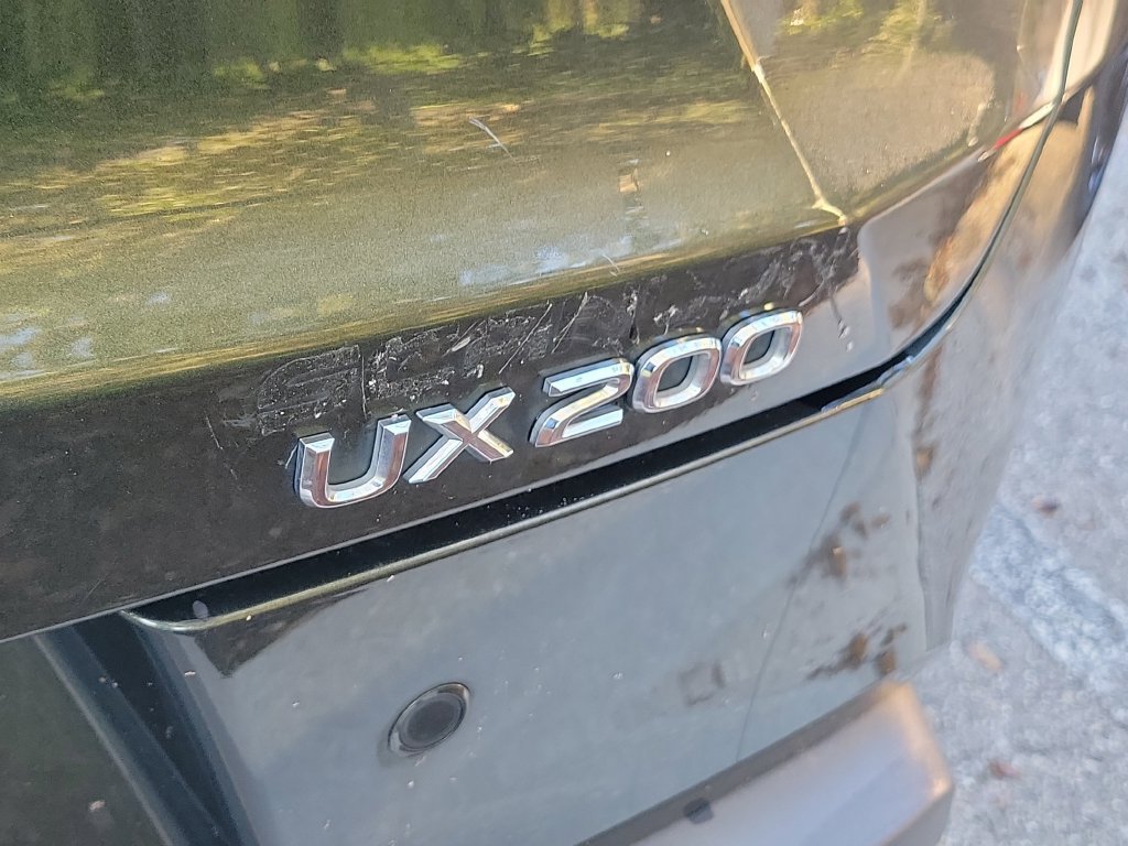 Used 2022 Lexus UX 200 w/ Premium Package FWD image 19