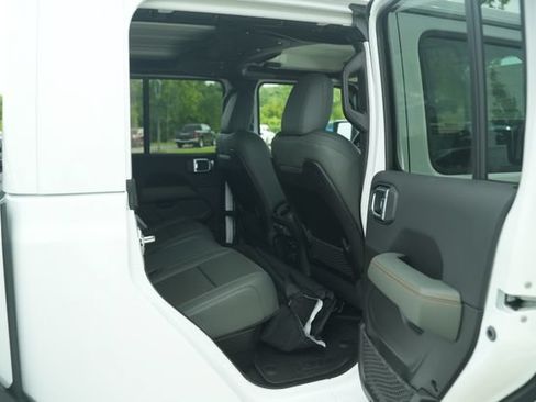 New 2026 Jeep Gladiator Mojave w/ Steel Bumper Group AWD/4WD image 19