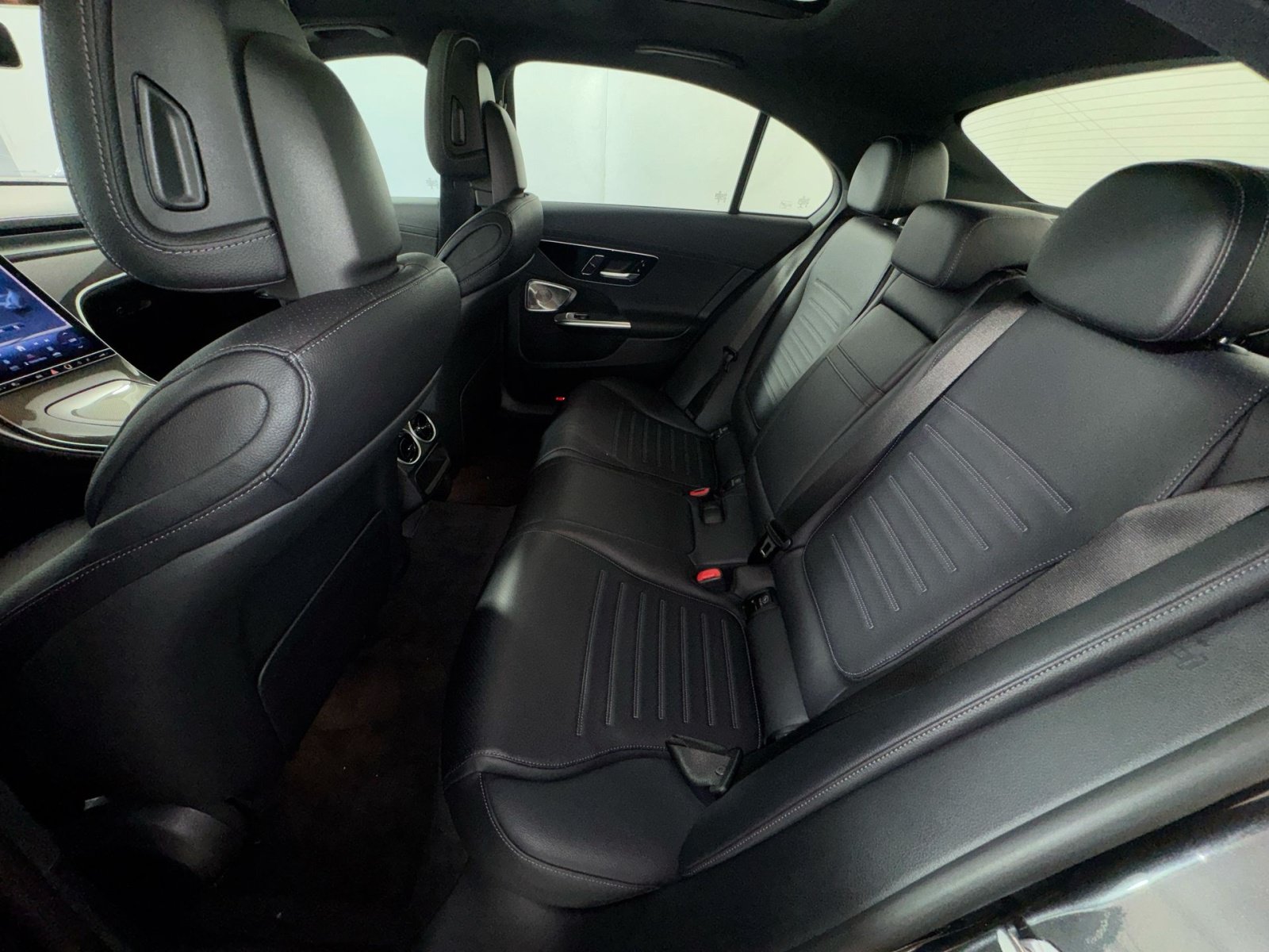 Used 2023 Mercedes-Benz C 300 4MATIC Sedan image 25