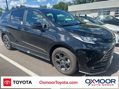 Used 2025 Toyota Sienna XLE Woodland Edition
